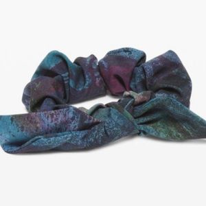 Lululemon Uplifting Scrunchie Bow Camo